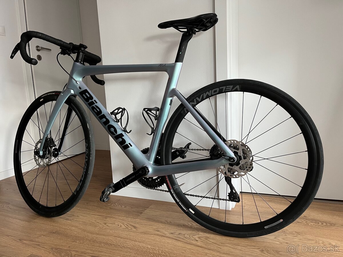 Predam cestný bicykel Bianchi Aria Disc 105 Di2