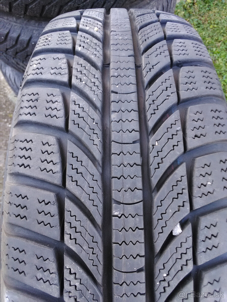 Zimne Pneu 175/65 R15 Grande Punto