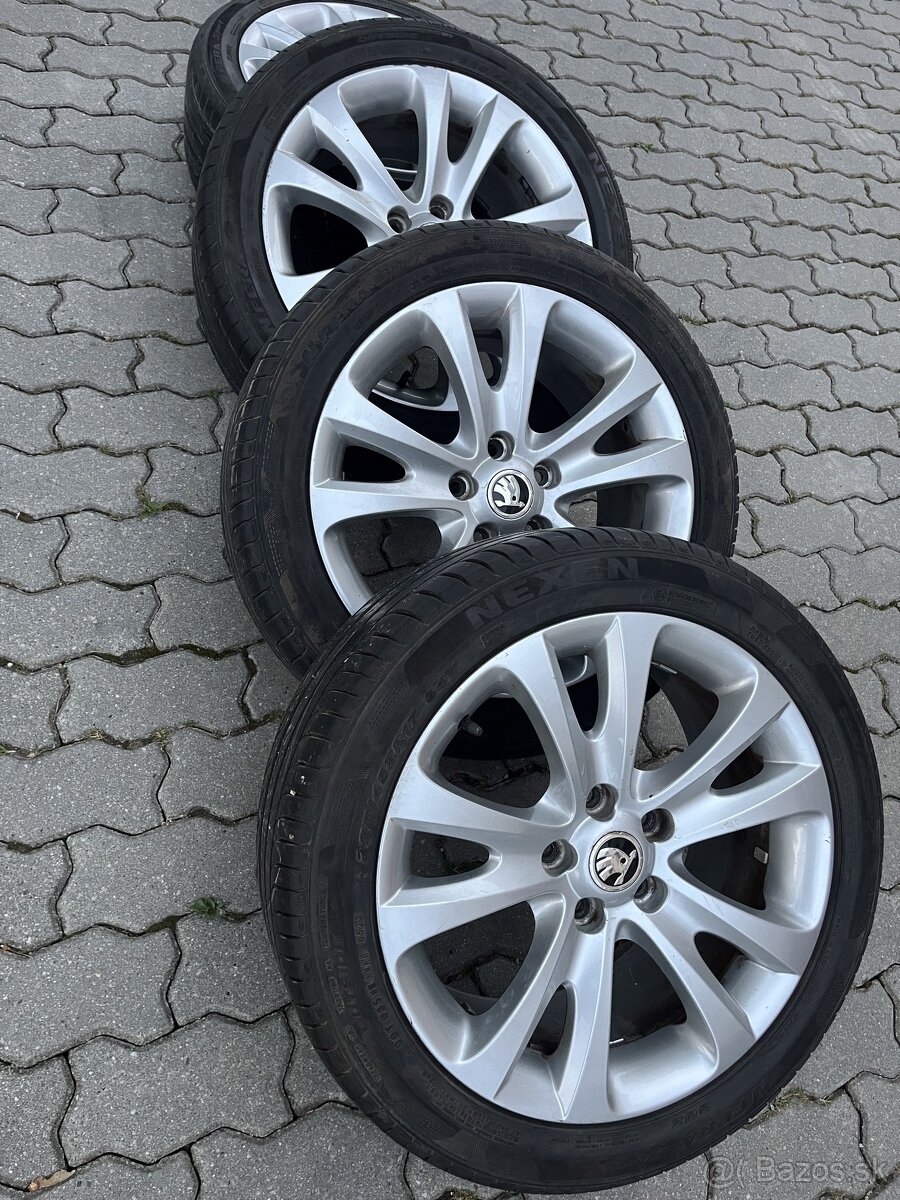 5x112 - 225/45 R17 - Originál Škoda ALU disky - letné pneu