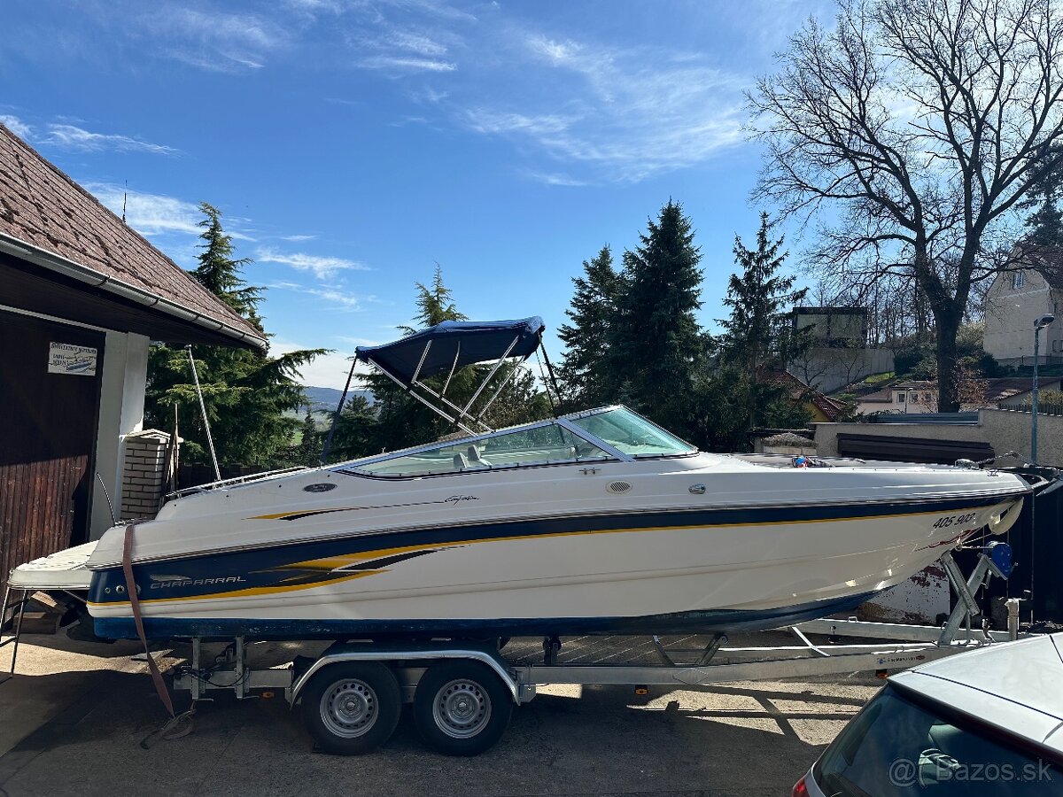 Motorova lod Chaparral 24 SSI Bowrider