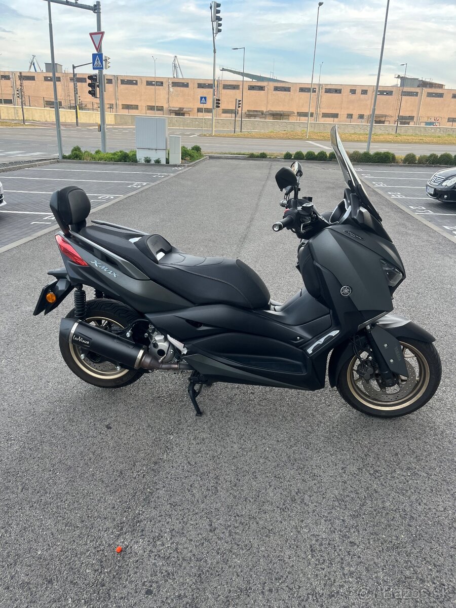 YAMAHA XMAX 300 TECH MAX 2021