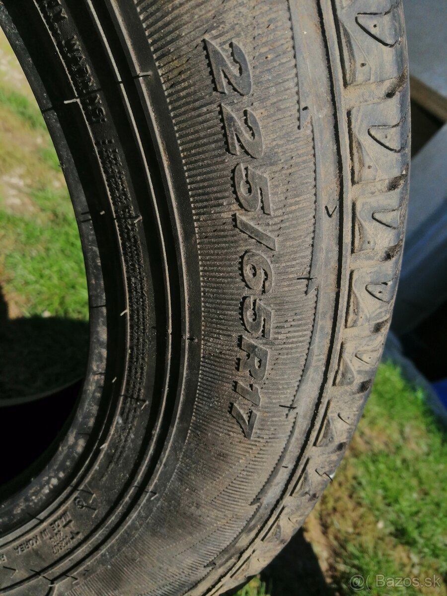 225/65 R17