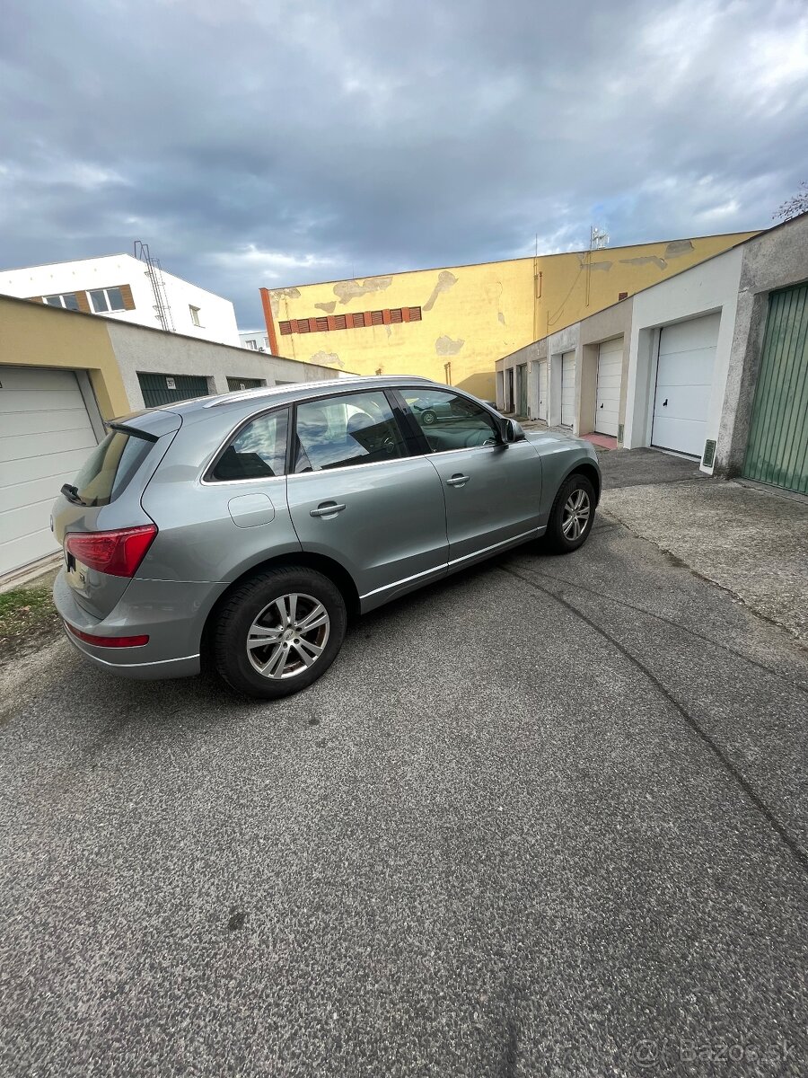 Predam  Audi  q5  2l  diesel 125 kw   kup  Sr  1 majitel