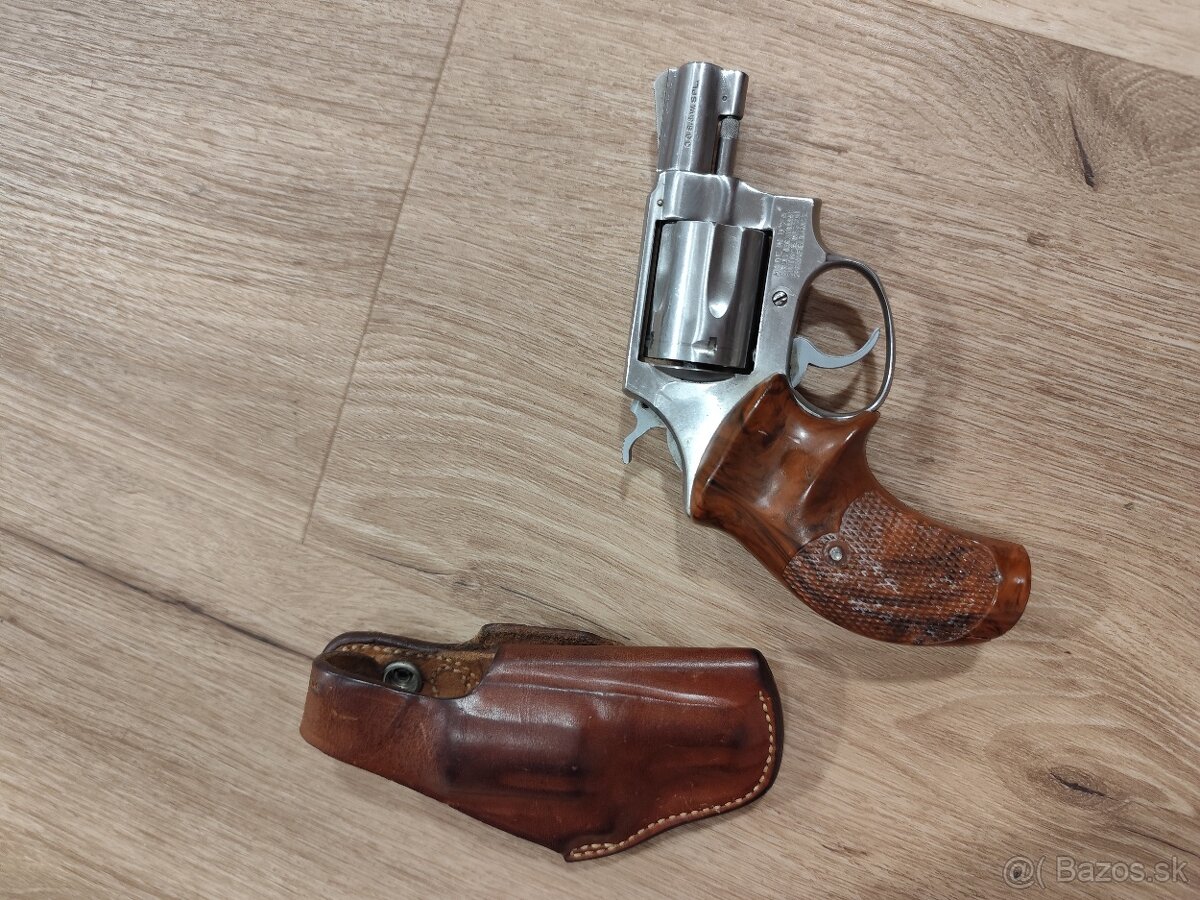 Predám revolver Smith & Wesson 38 špeciál