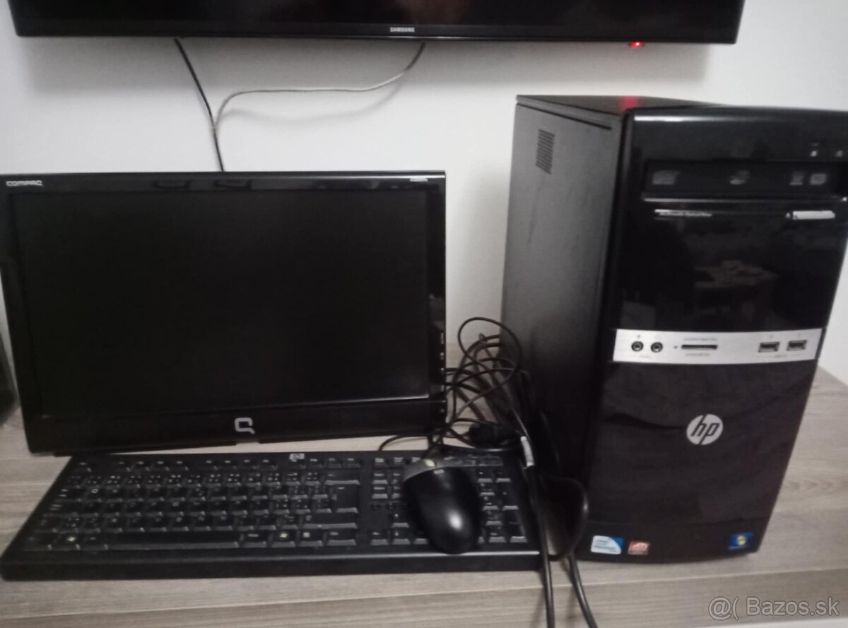 Počítač HP + monitor a klávesnica