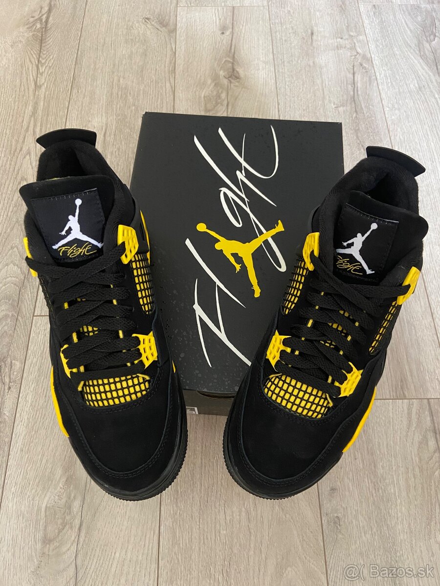 Jordan 4 Retro Thunder