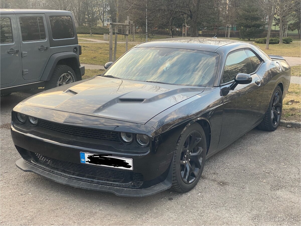 Dodge Challenger 5.7 Hemi Super Track Pack