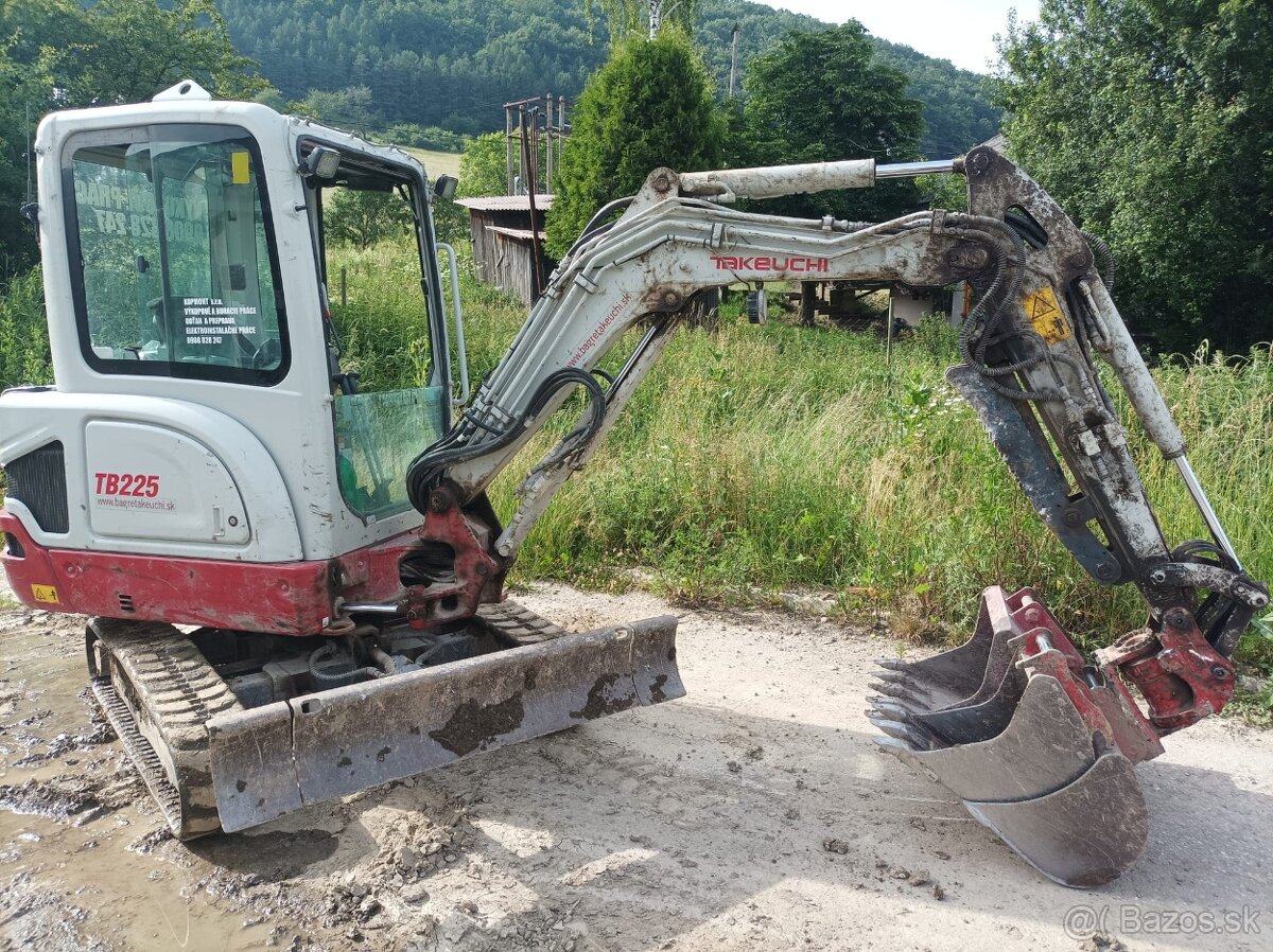 Takeuchi TB225