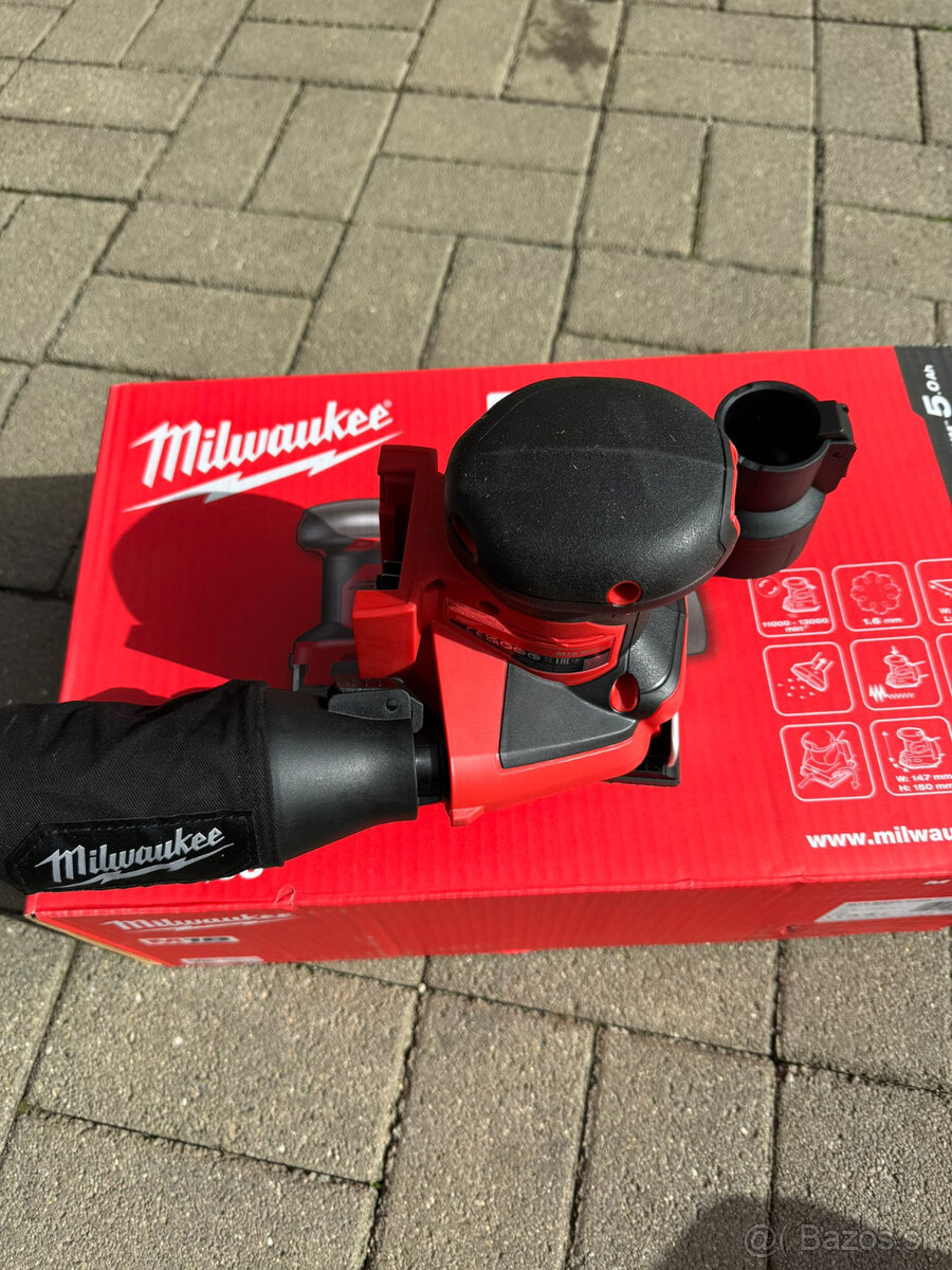 MILWAUKEE M18™ Aku vibračná brúska 113 x 104 mm