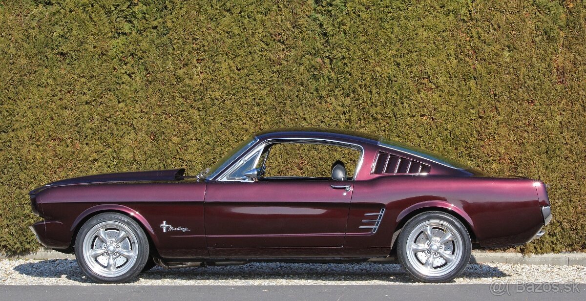 1966 FORD MUSTANG FASTBACK V8 AUTOMATIC SHOW CAR