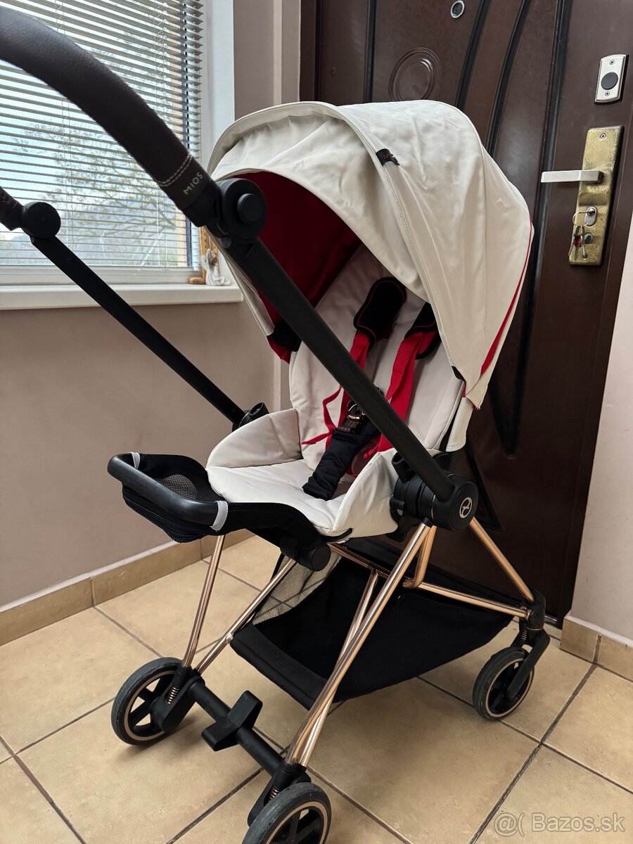 Cybex Mios 2.0 Ferrari