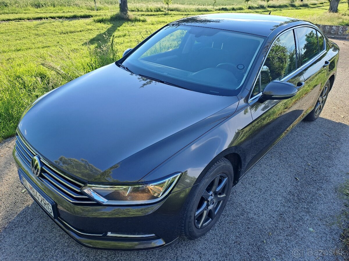 Passat B8 2017, benzín 110kw, manuál