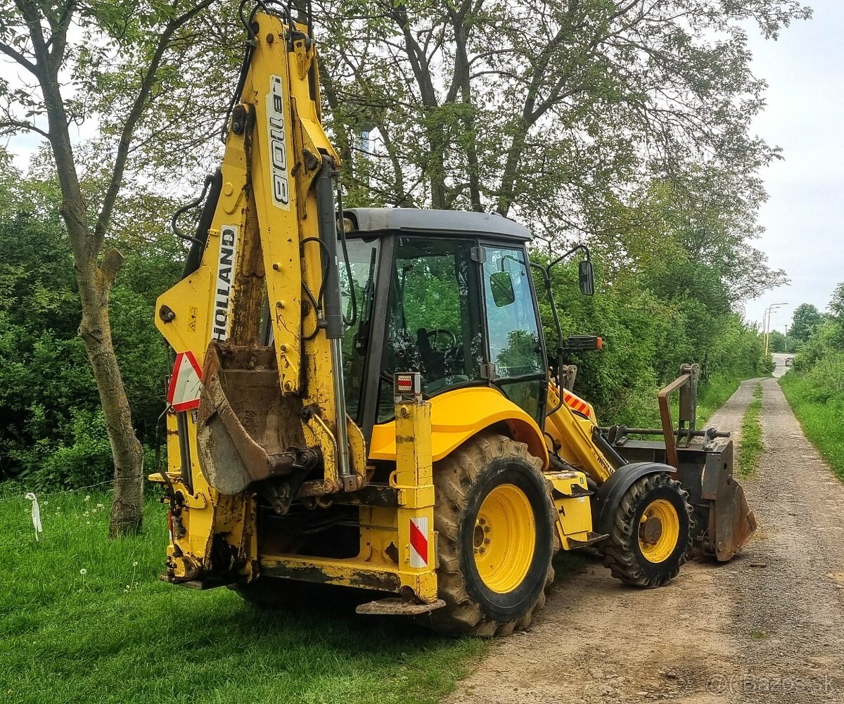 Traktorbager new holland LB110B