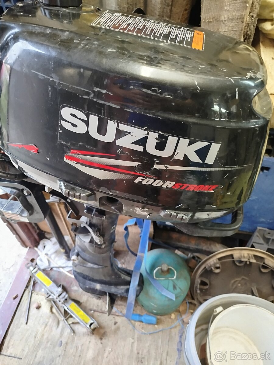 Predám lodný motor Suzuki 5 HP