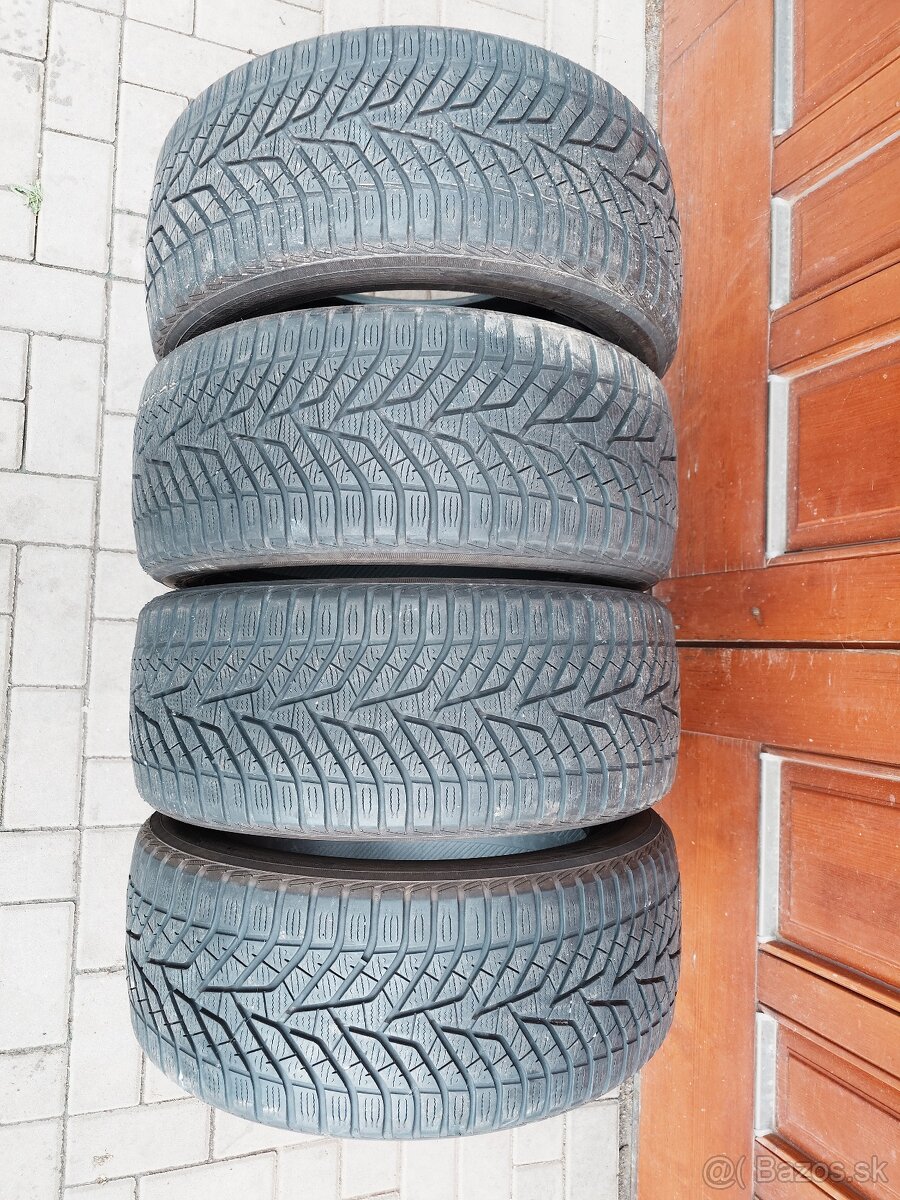 Zimné pneumatiky yokohama 235/45R17