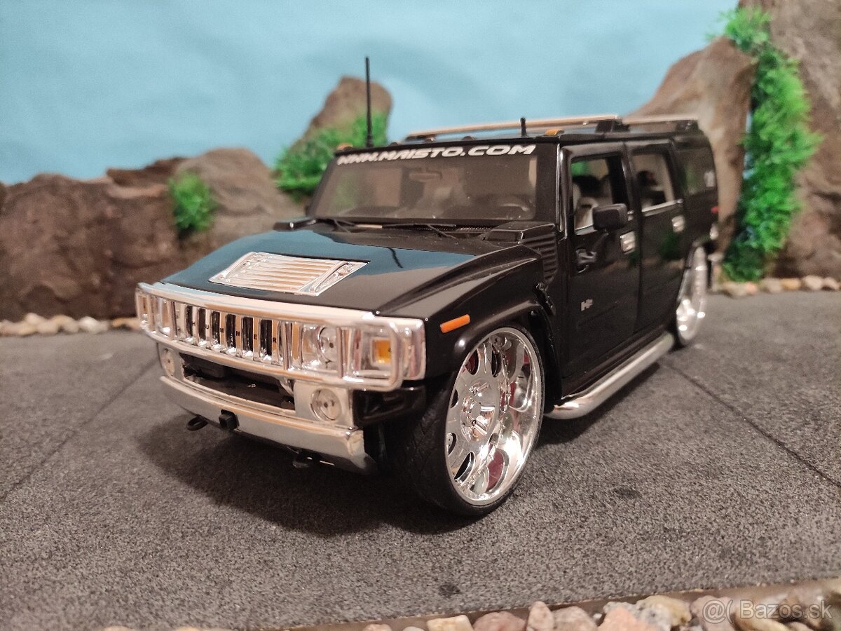 Prodám model 1:18 Hummer H2