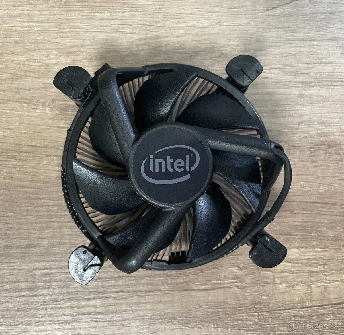 Intel stock cooler chladič