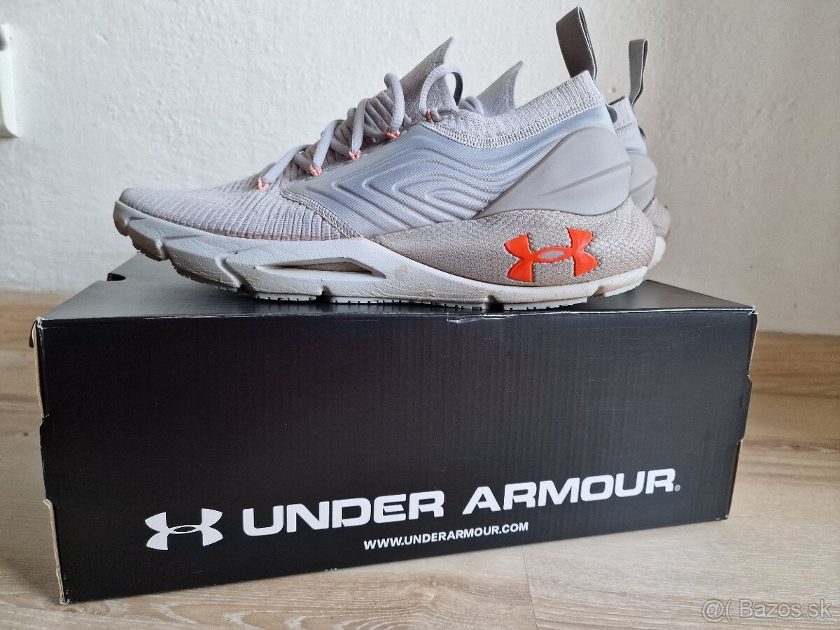 Bezecke tenisky Under Armour HOVR Phantom 2