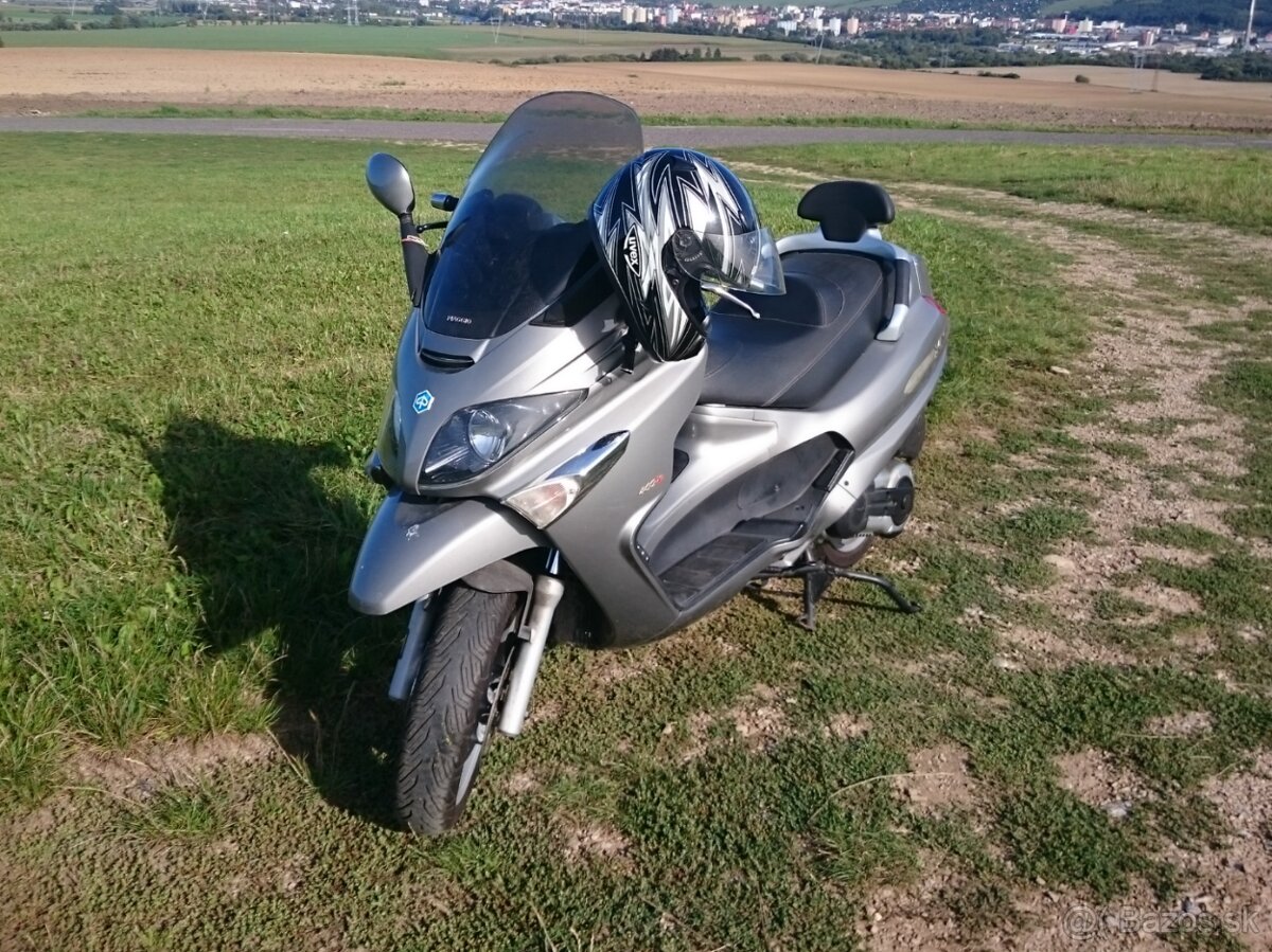 Predám Piaggio xevo 400ie