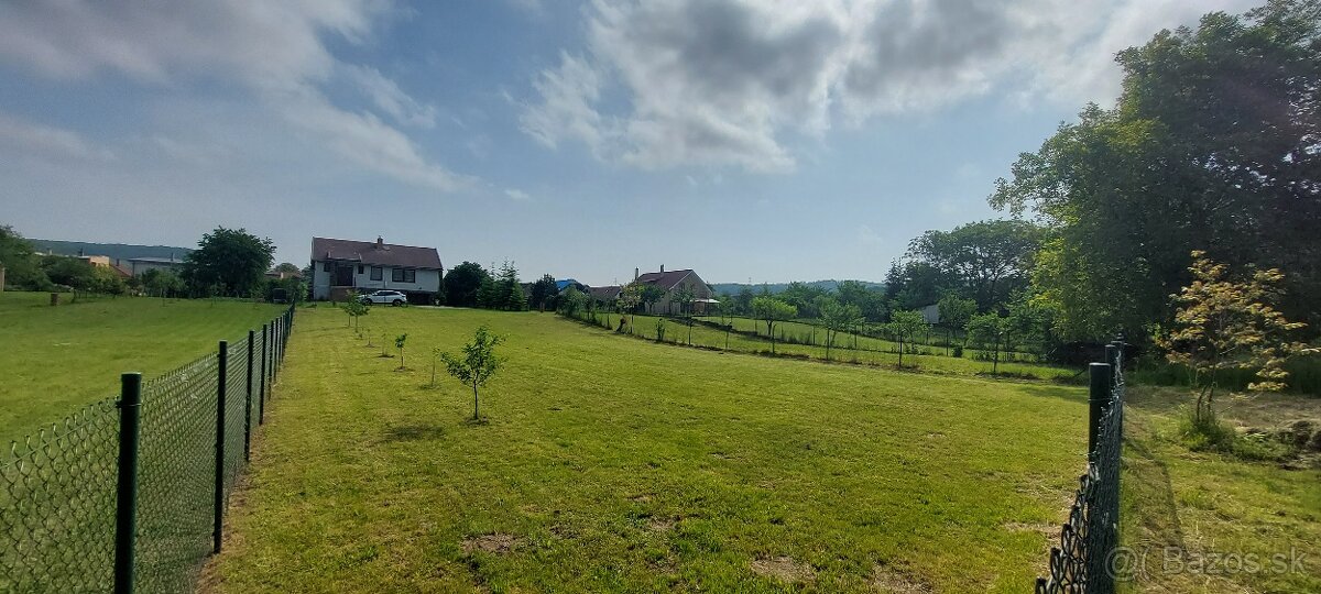 Predaj pozemku, 874m2, Družstevná pri Hornáde.