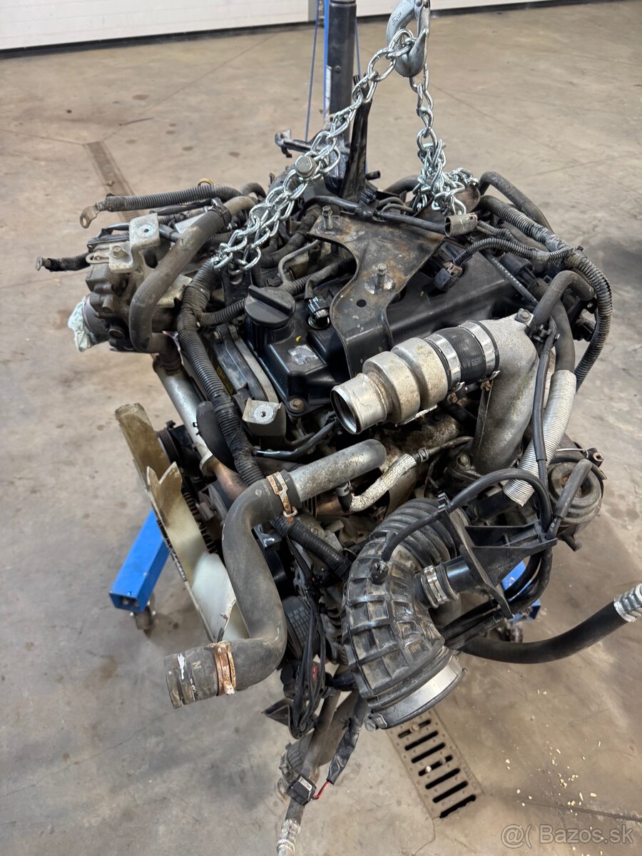 Motor Nissan Navara D40 YD25 128 kW