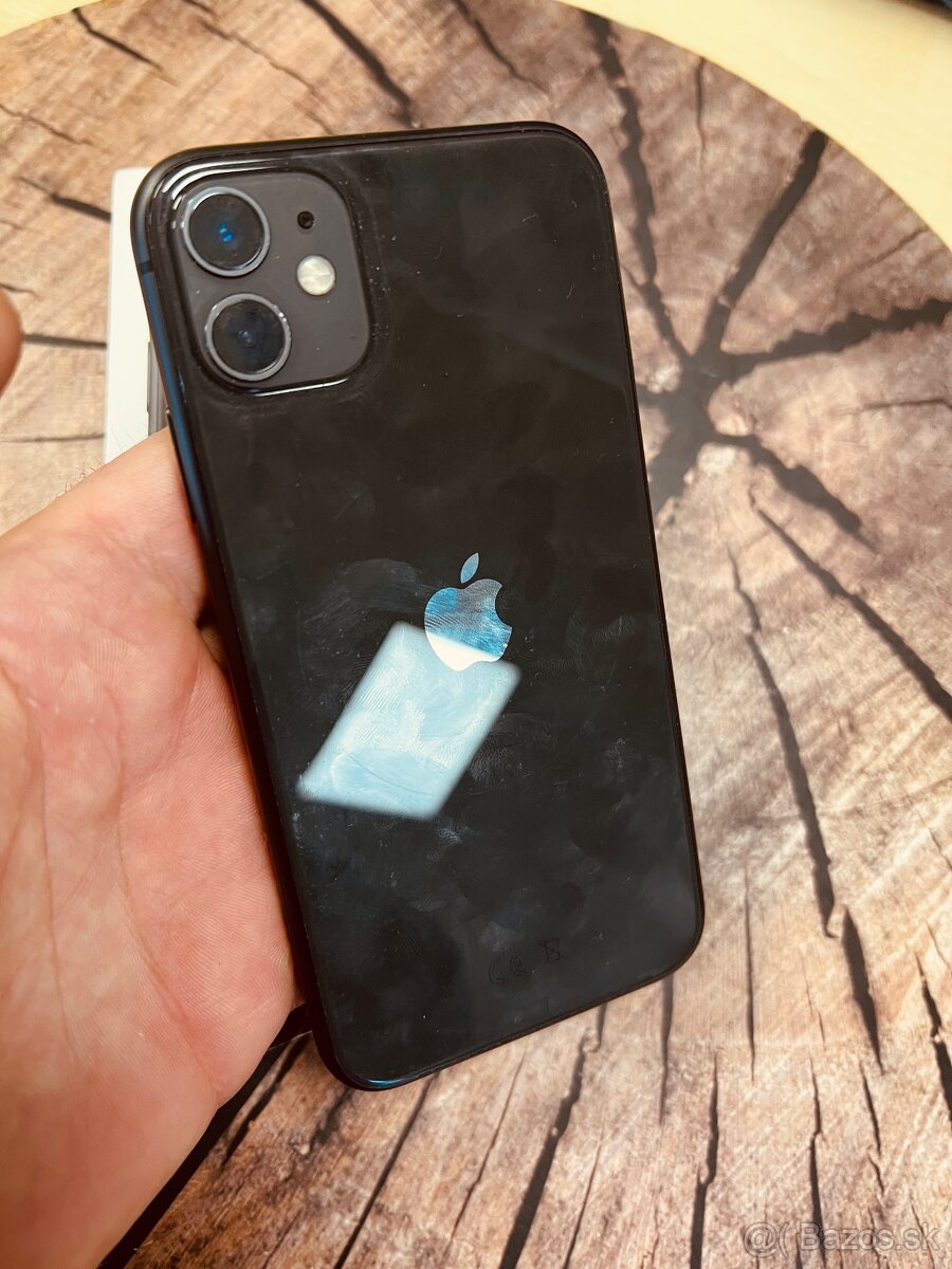 iPhone 11 black 128 batérie 100% top stav