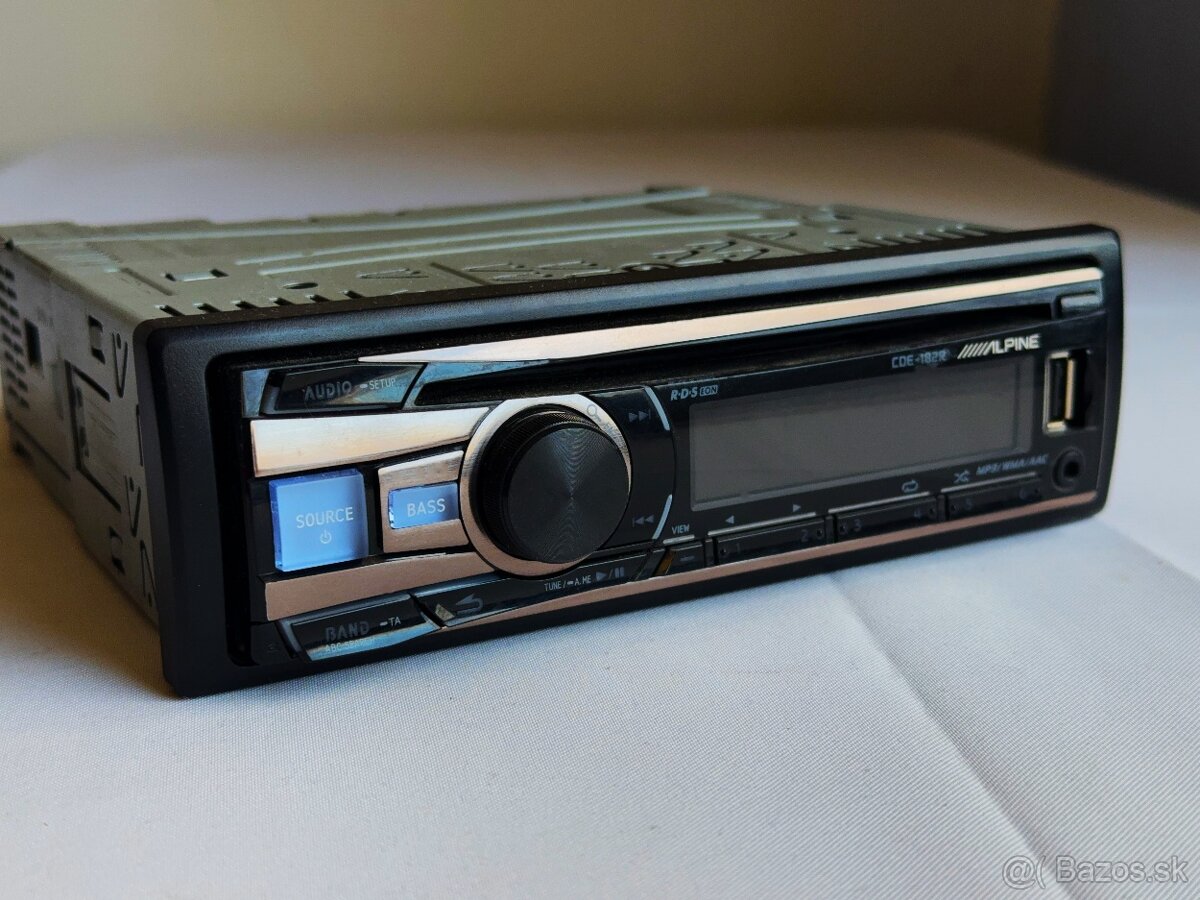 AUTORADIO ALPINE CDE-182R.