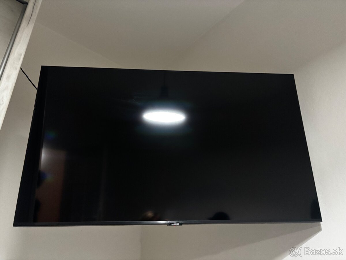 Smart televízor Samsung UE43CU7172U so stojanom do steny