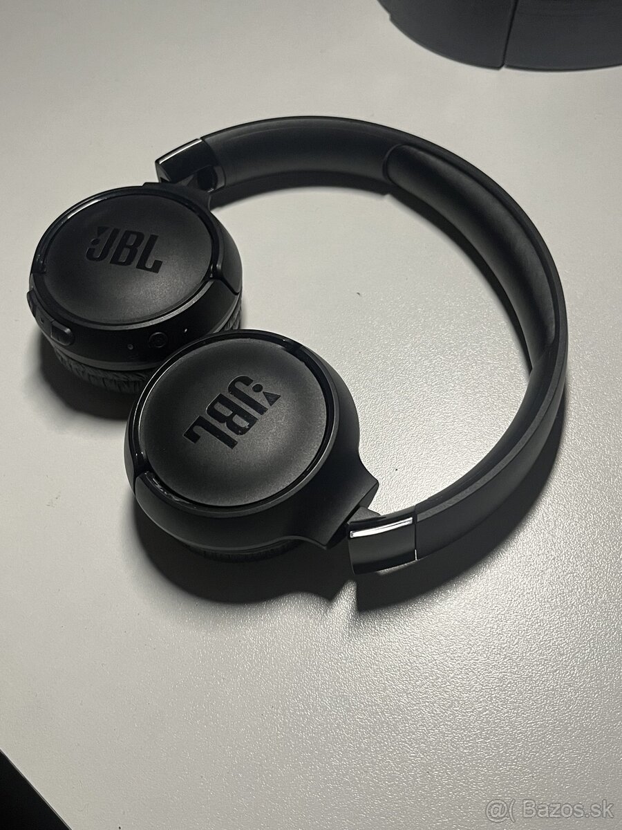 JBL Slúchadla BT520