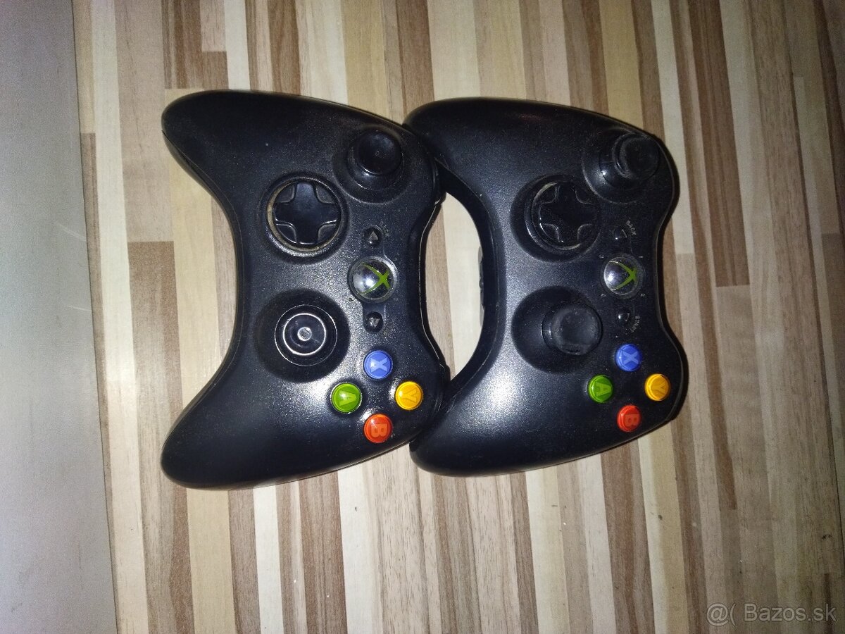 Predam dva plne funkčne ovladače na xbox 360