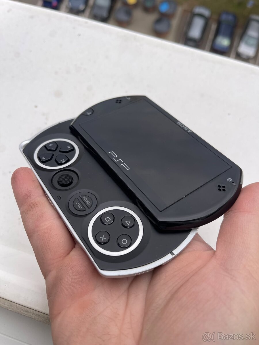 PSP GO