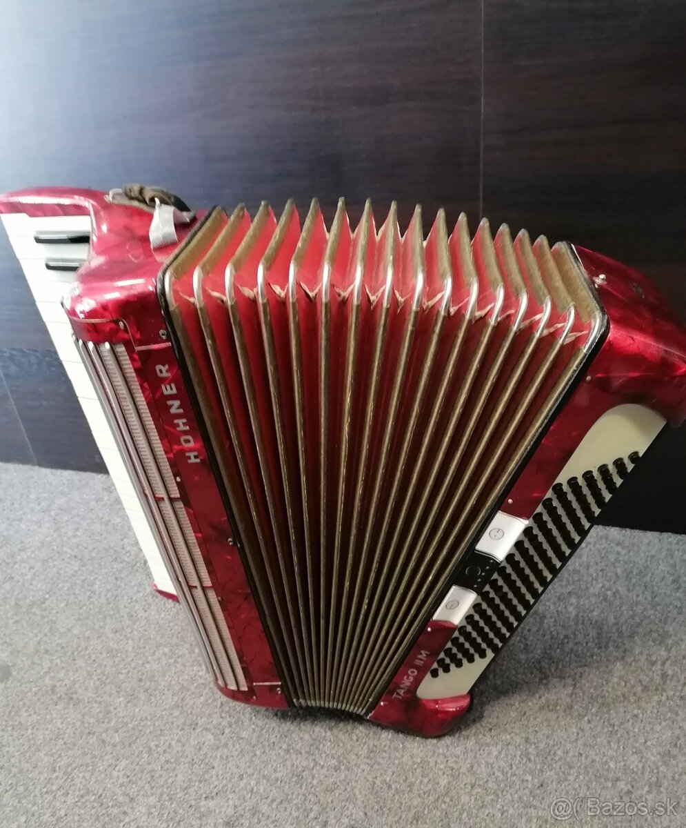 AKORDEÓN HOHNER TANGO II M