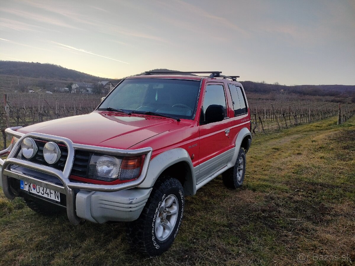 Mitsubishi Pajero 2.5TD 73kw GLS Klima Uzávierka