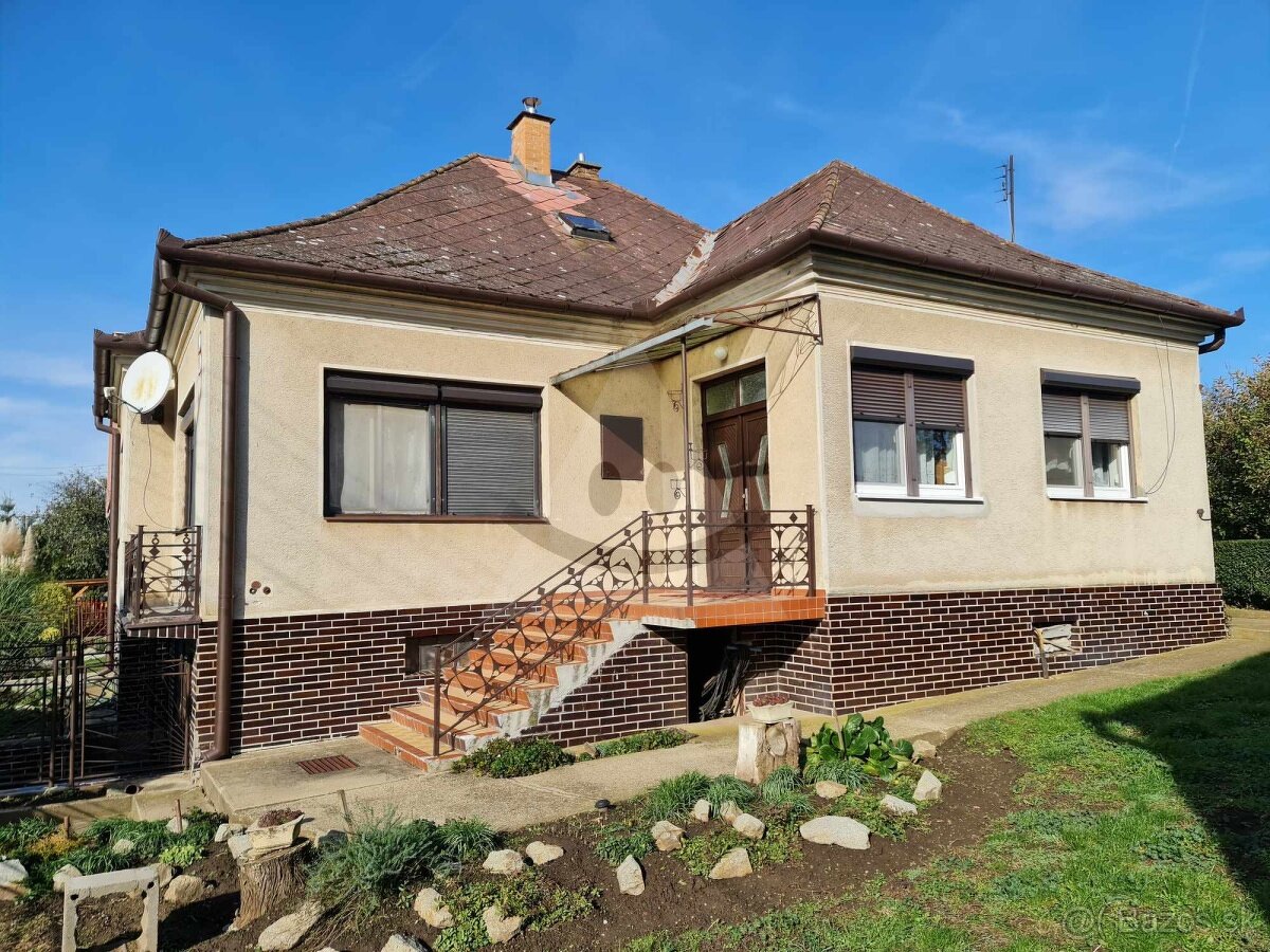 Na predaj 4-izbový rodinný dom v obci Šrobárová