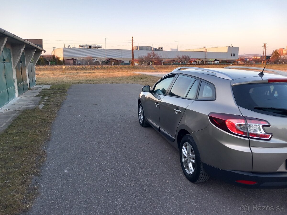 renault megane combi, 1.6, 16v, benz., r.v. 2010, 221.000km,