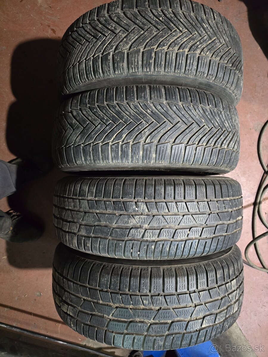 215/60R16 zimné pneu .