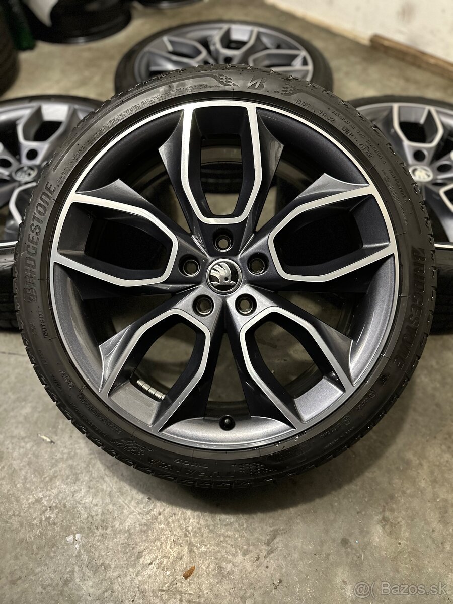 Letná sada Škoda Octavia IV 5x112 R19 , 225/40/19 - Manaslu