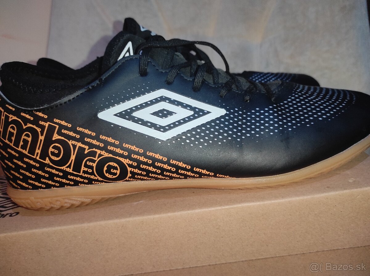 Halová obuv č.44,5 zn.Umbro