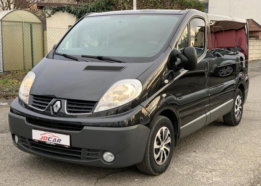 Renault Trafic 2.5 DCi 8 MÍST AUTOMAT KLIMA nafta automat