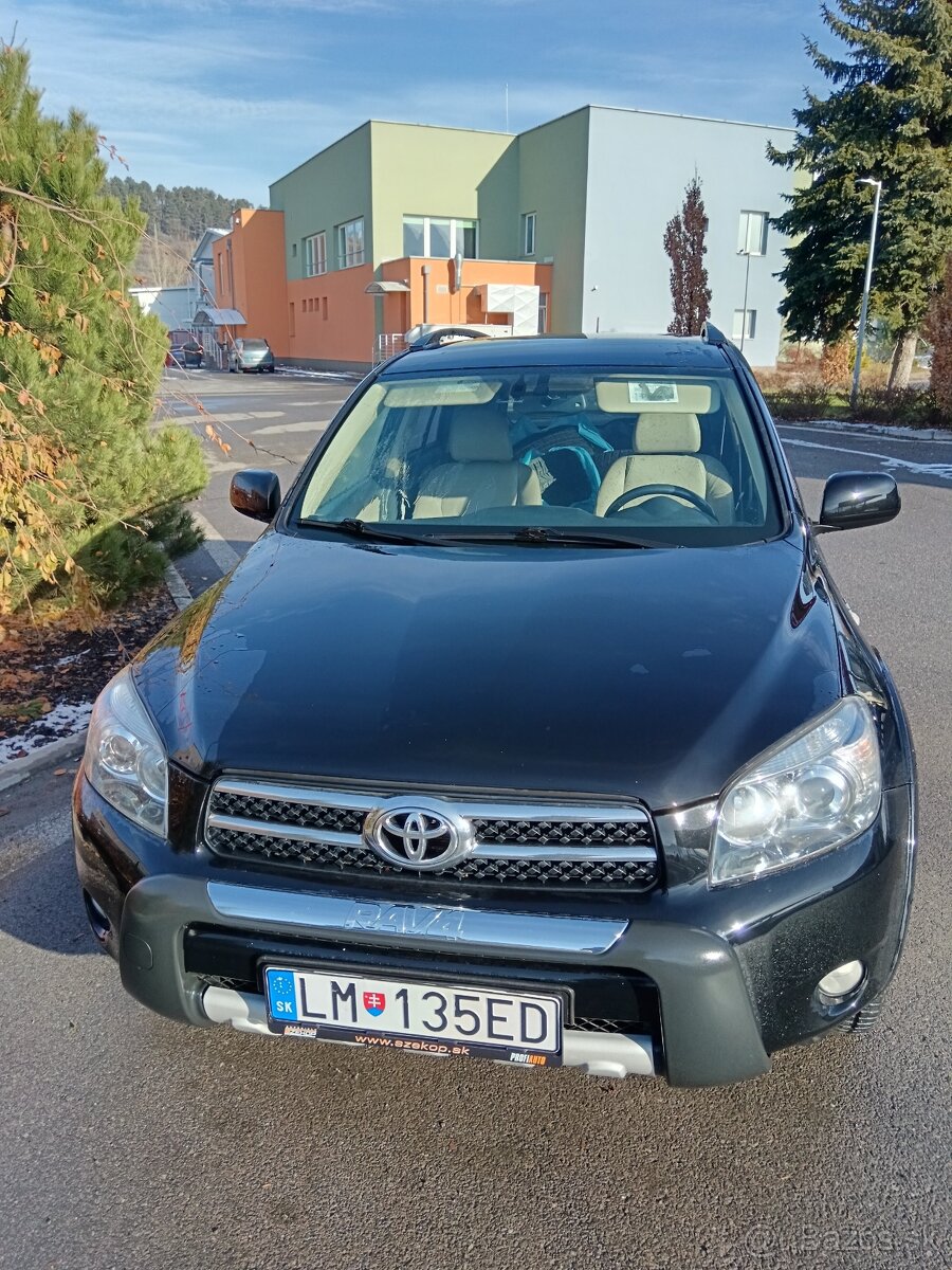 Predam Tototu Rav 4 2,2 diesel, r. v. 2006