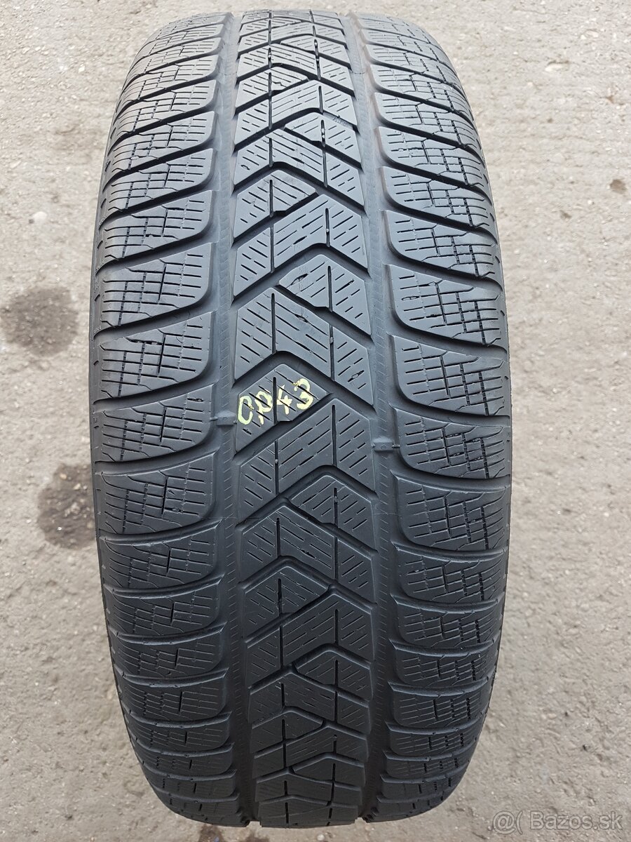 Zimné pneumatiky 235/55 R19 Pirelli