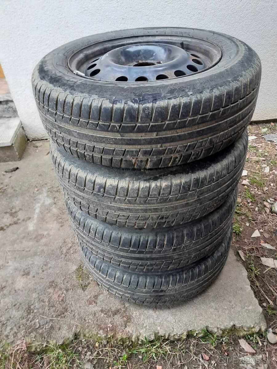 Letné pneumatiky 195/65 R15.