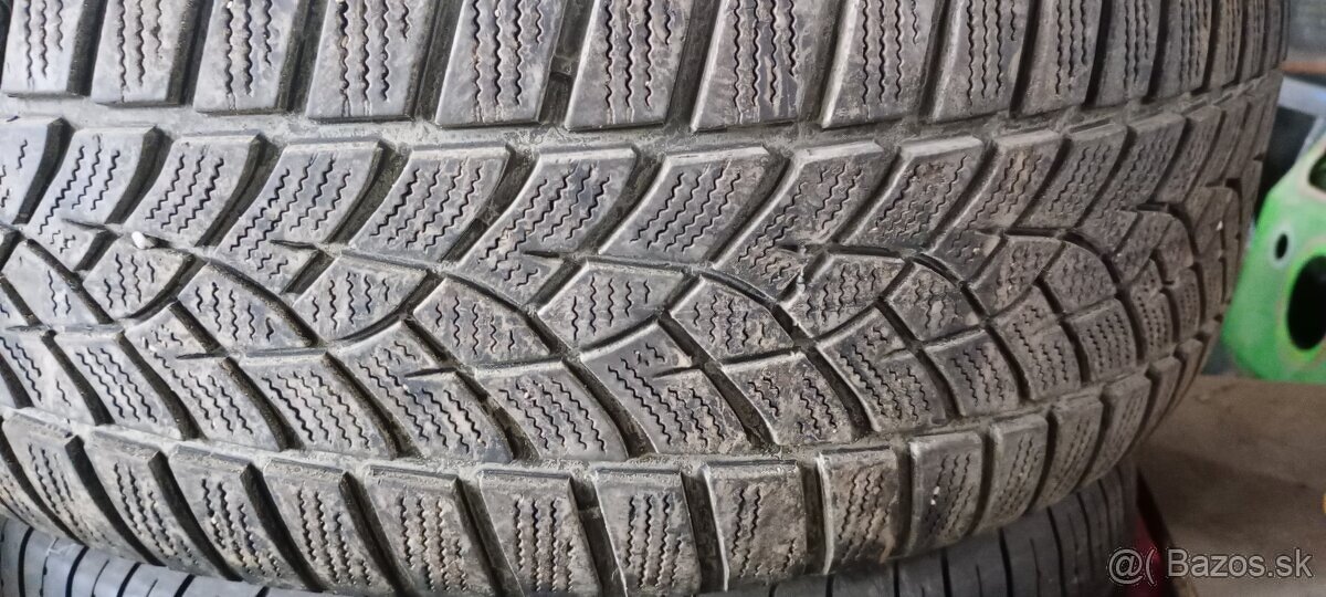 Ponúkam zimnú pneu 215/60 R16 99H UltraGrip