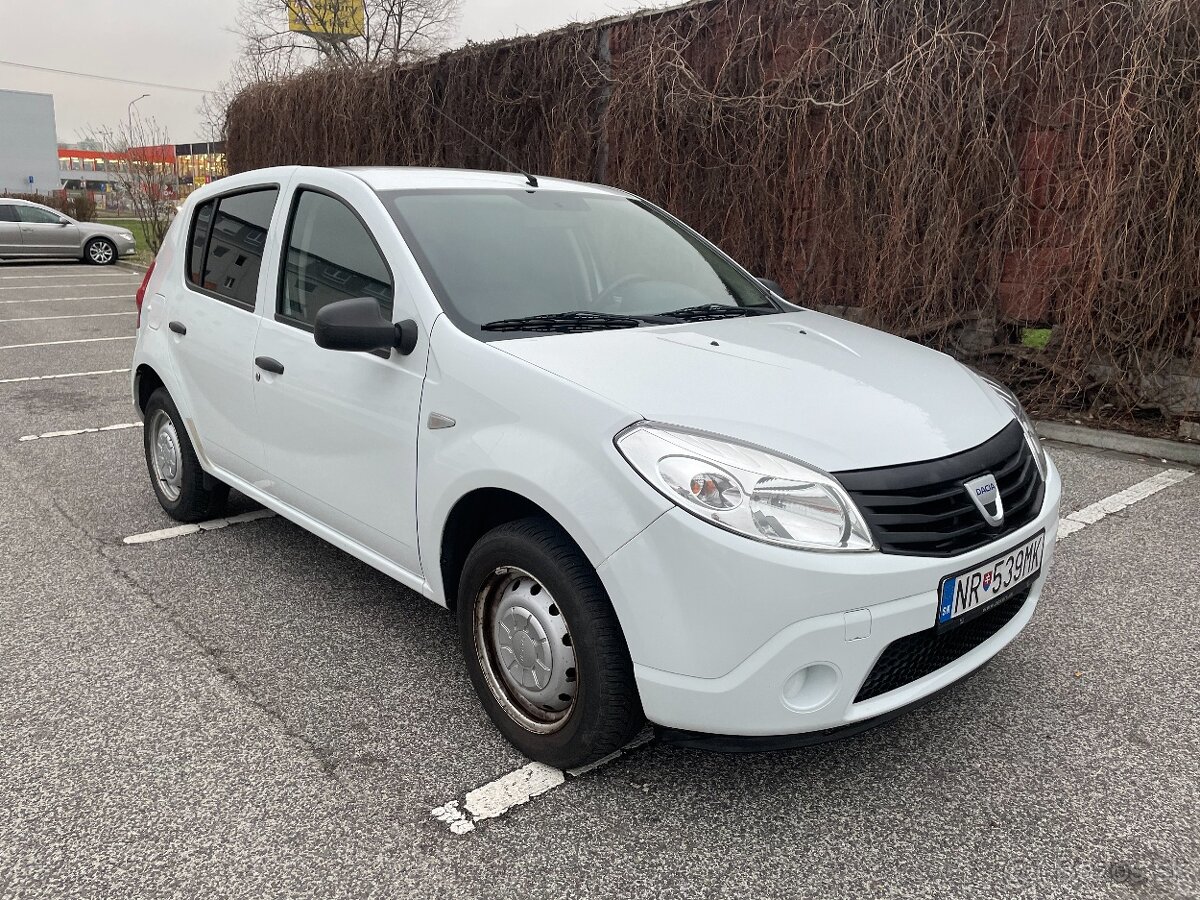 Dacia Sandero 1.2 16V - málo kilometrov, lacná údržba