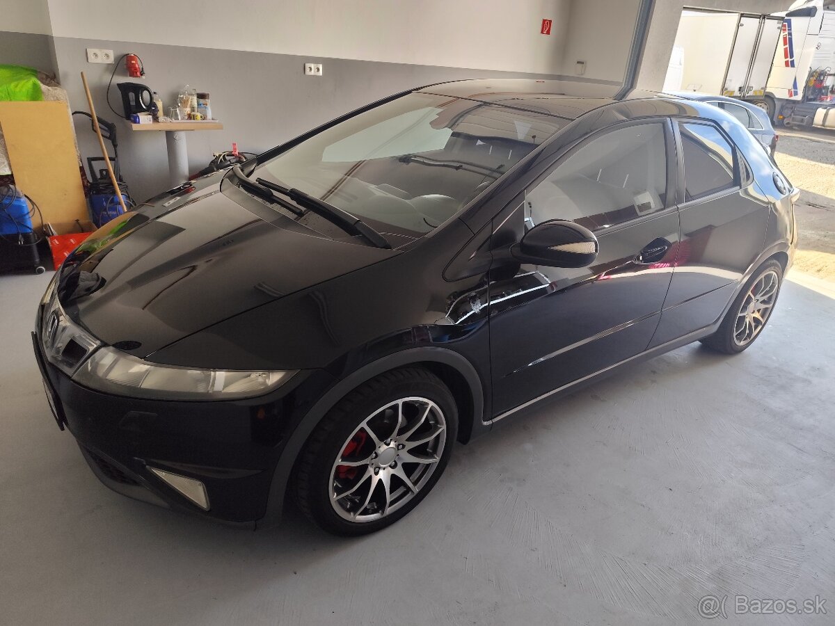 Honda Civic 8g 1.8 benzín v-tec 2010