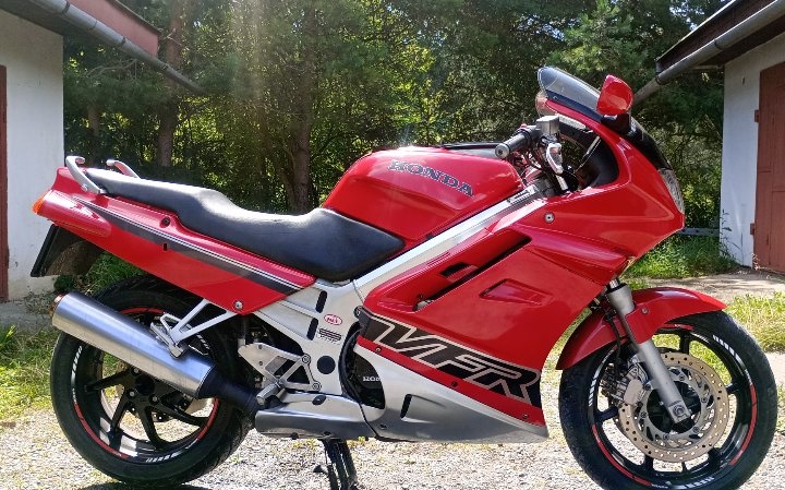 HONDA VFR 750 RC 36 DOVOZ NA PRIHLÁSENIE