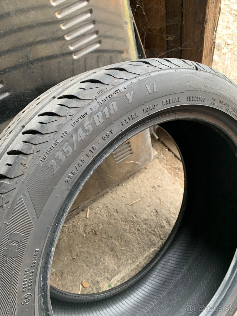 Letné pneu 235/45R18 - 2ks