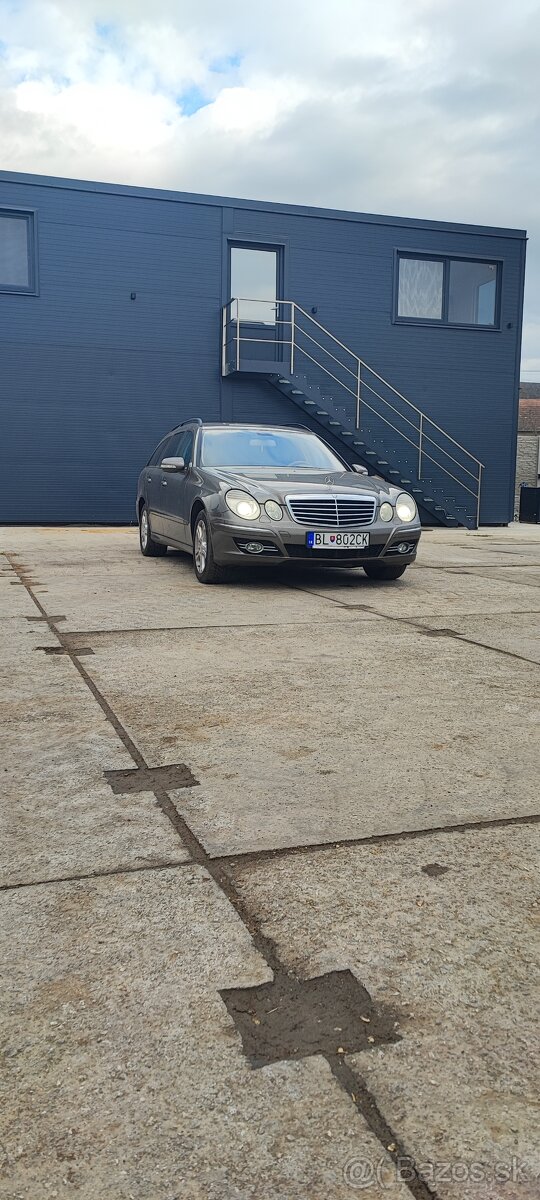 Mercedes Benz E220