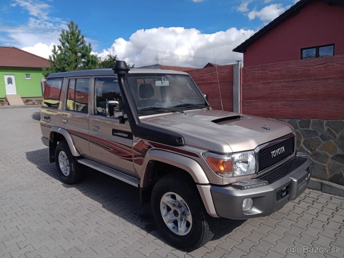 LAND CRUISER 76 HZJ 4,5TD V8, 4x4, 200PS, Klima,5MT,NEW 21