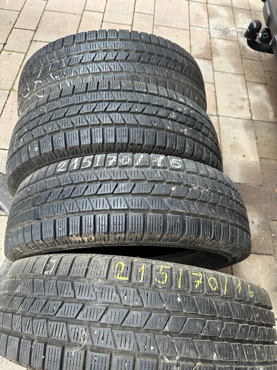 215/70 R16